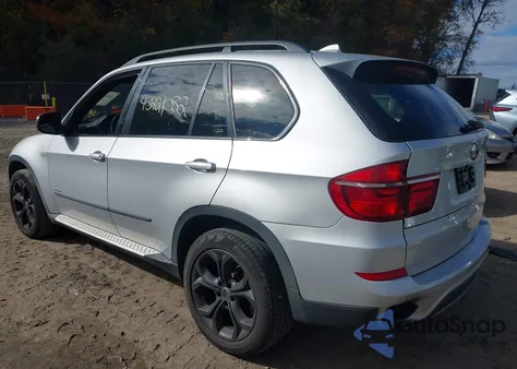 2011 BMW X5 xDrive50I z USA, uszkodzony, nr VIN 5UXZV8C53BL421287